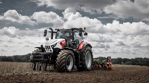 new-steyr--impuls-tractors-combine-compact-power-with-premium-comfort-and-intelligent-control