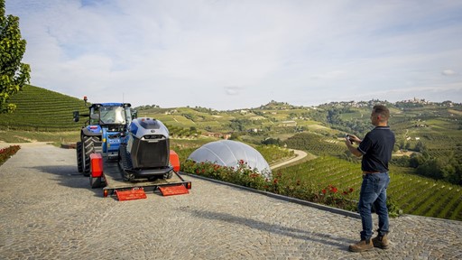 New Holland R4 Robot