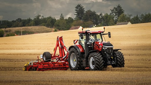 case-ih-optum-440-recognized-as--upper-medium-size-tractor--in-farm-machine-of-the-year-awards
