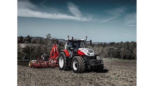 steyr-shows-solutions-for-every-farm-at-agribex-2025
