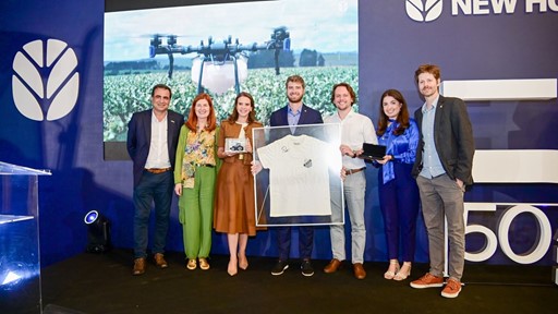 New Holland leiloa trator comemorativo e arrecada quase R 400 mil para o hospital pedi trico Pequeno Pr ncipe