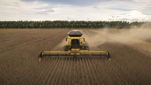 New Holland presenta la nueva linea de cosechadoras CR en Expoagro