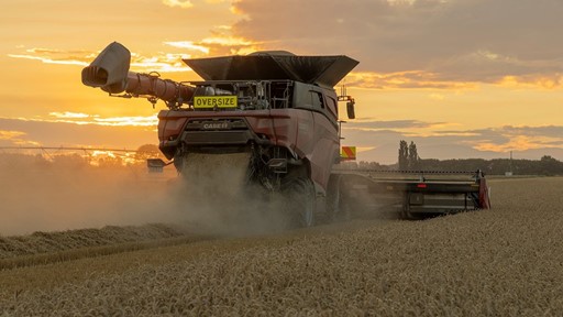 New Case IH AF10 impresses with performance power for record breaking NZ farmer with high bar for success