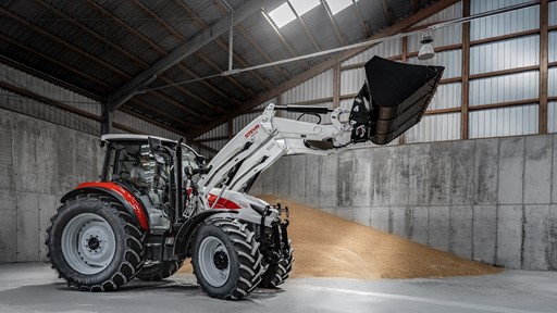 STEYR 4100 Plus S control powershuttle loader