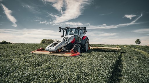 STEYR 4140 Expert CVT mowing