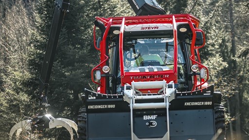 STEYR 6150 Profi CVT forestry crane