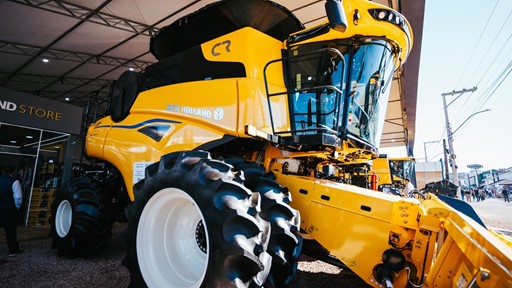 Colheitadeira CR7 Arrozeira da New Holland