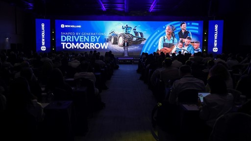 Ozkan Eren speaks at the New Holland Convention