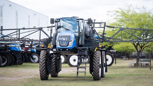 New Holland abrio las puertas de su fabrica para acercar todo su porfolio a sus clientes