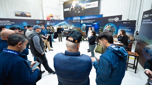 Clientes en la planta de New Holland en Cordoba