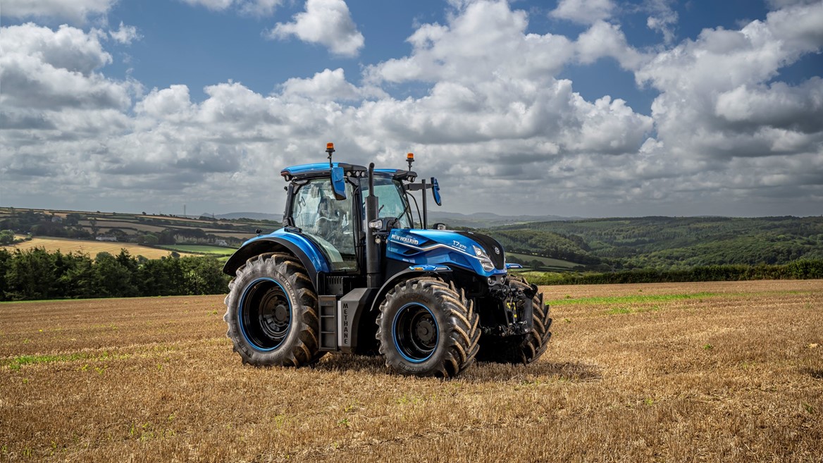 New Holland Agriculture debuts world’s first LNG tractor