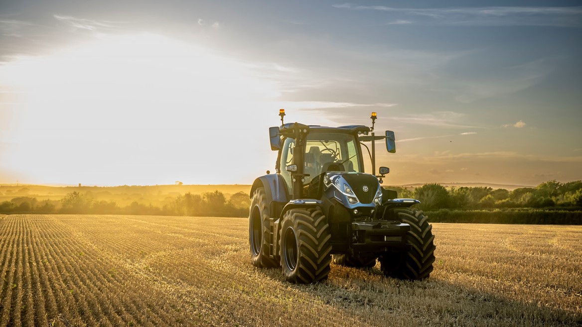 New Holland T7 Methane Power LNG Tractor