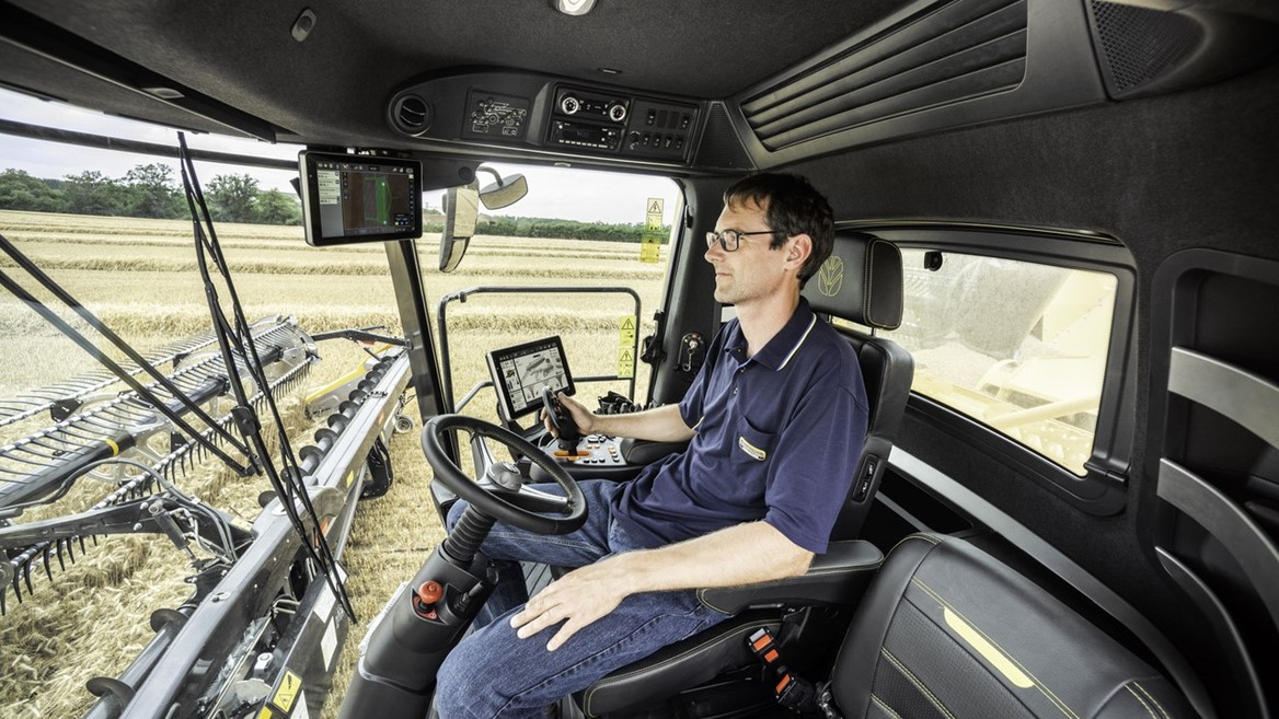 New Holland CR11