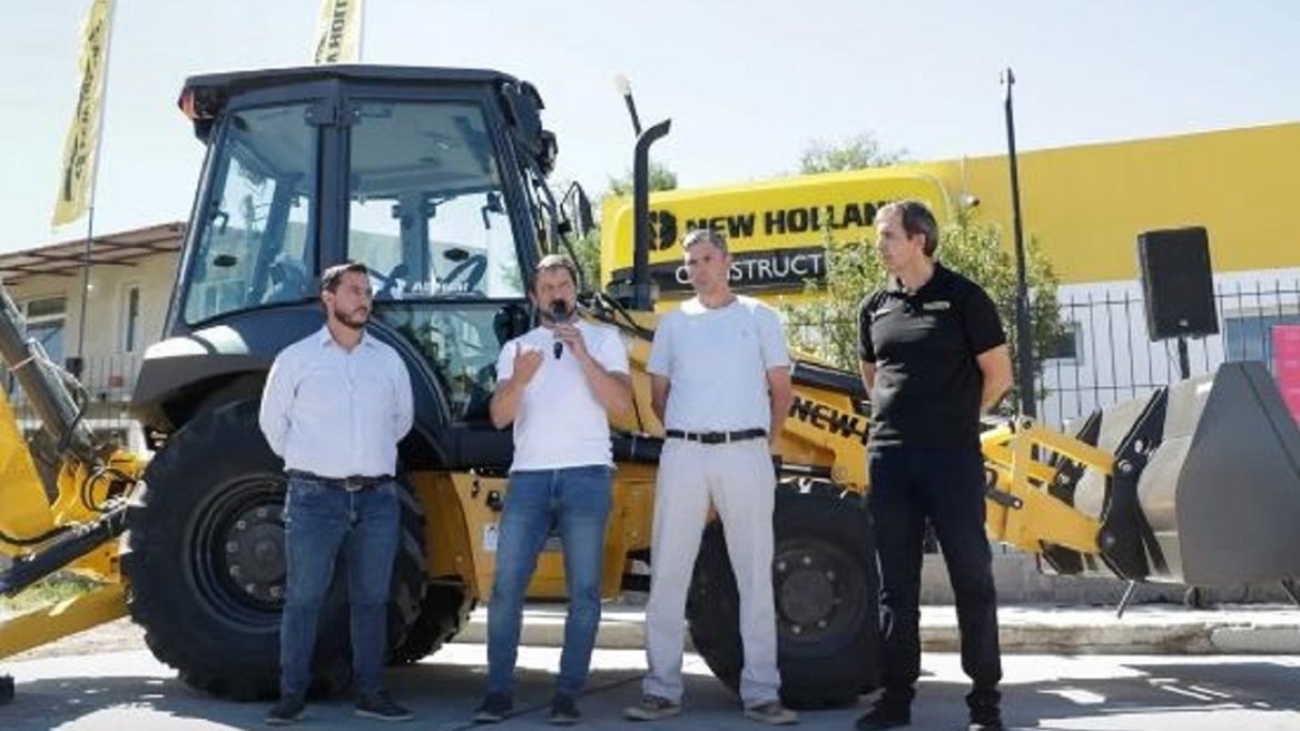 New Holland presenta en Expoagro lo ltimo en inteligencia artificial y producci n nacional