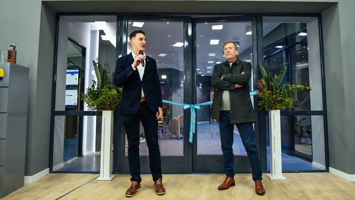 New Holland inaugura su primer Smart Dealer en Santa Fe