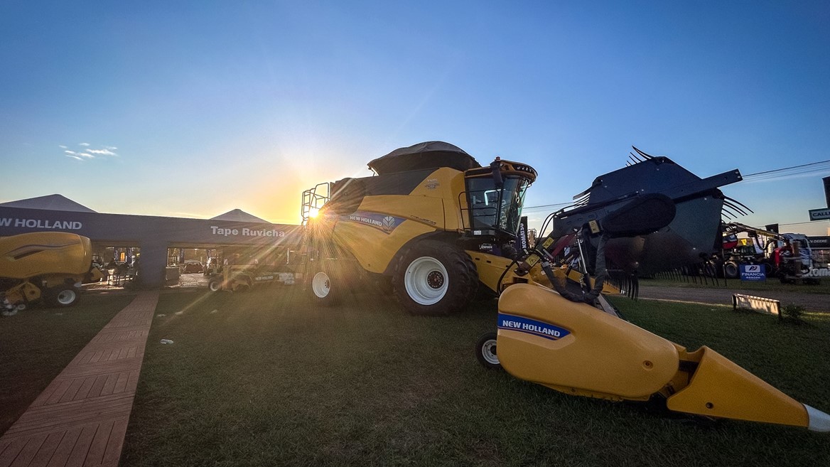Toda la tecnolog a de los productos New Holland en Innovar 2025