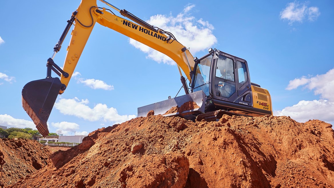 new-holland-construction-participa-da-brazil-equipo-show-2025-com-portfolio-versatil-e-conectado