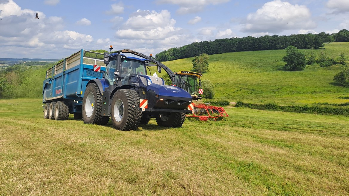 The T7 Methane Power tractor