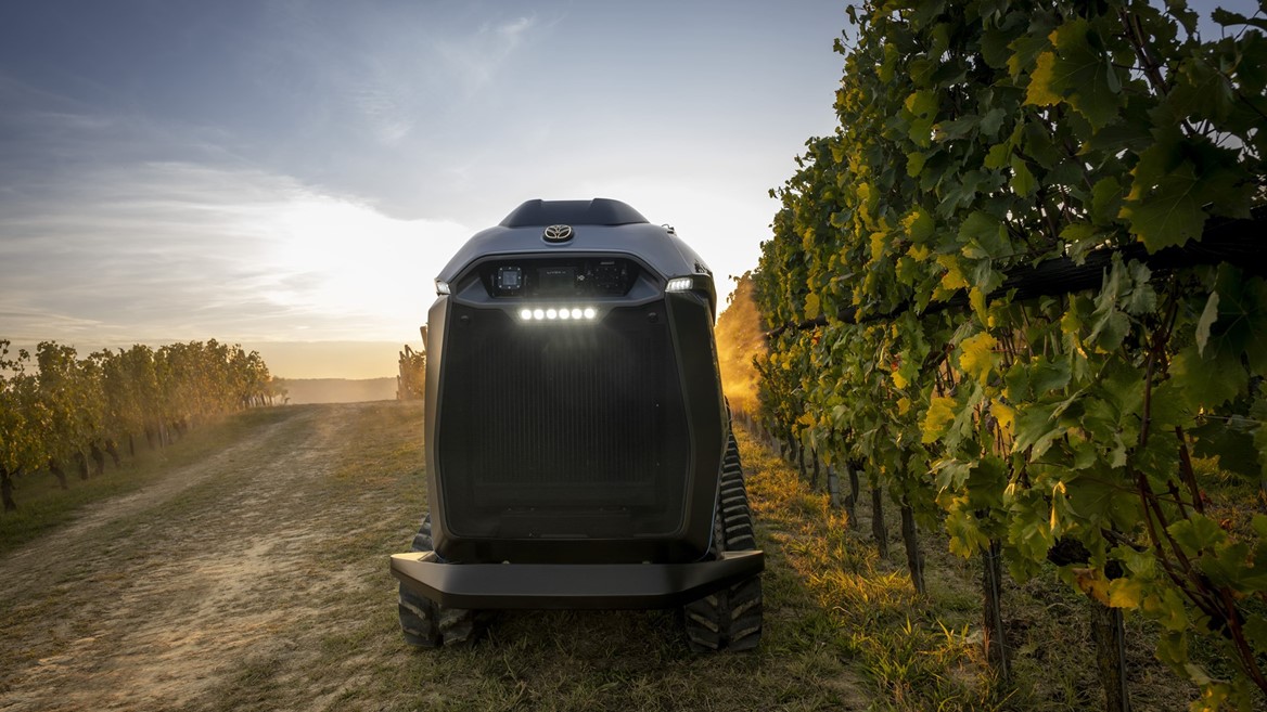 New Holland R4 Robot