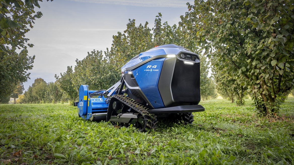 New Holland R4 Robot