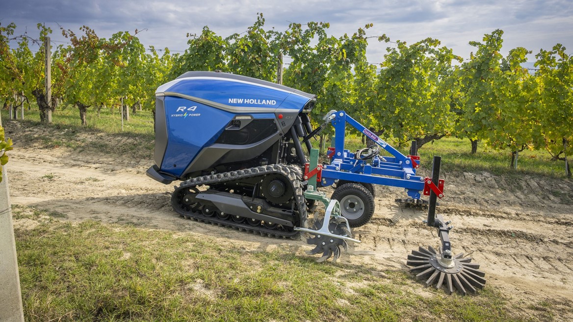 New Holland R4 Robot