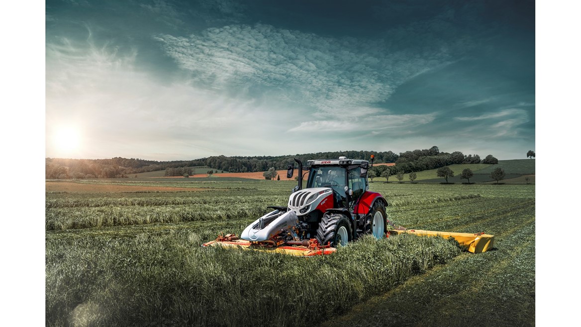 STEYR SHOWS SOLUTIONS FOR EVERY FARM AT AGRIBEX 2025