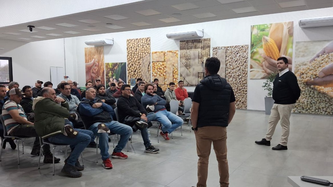 Clientes visitando la planta de Case IH en C rdoba