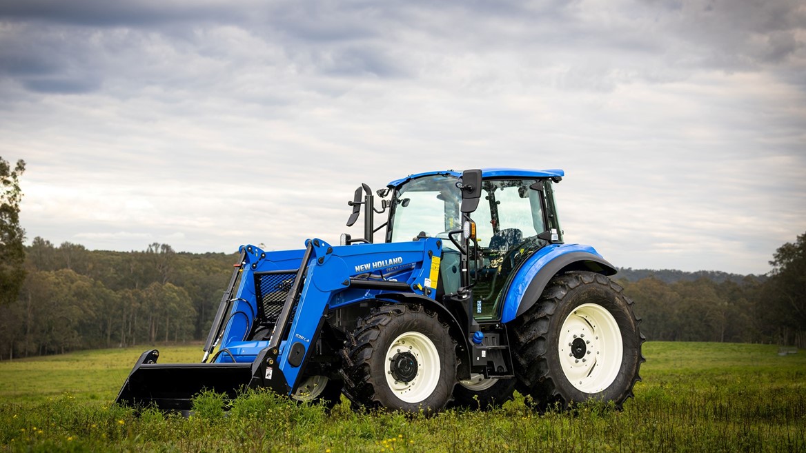 New Holland T5 Dual Command puts farmer comfort and productivity in the driver s seat