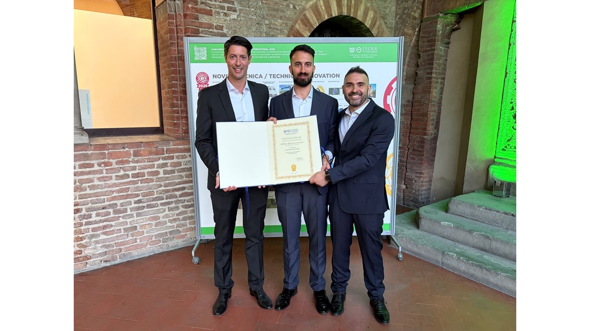Cerimony Team Case IH Horiz EIMA Technical Evolution Award