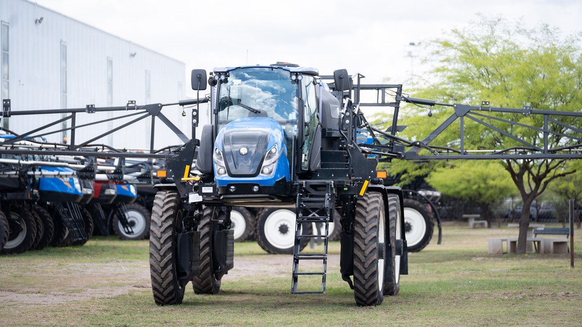 New Holland abrio las puertas de su fabrica para acercar todo su porfolio a sus clientes