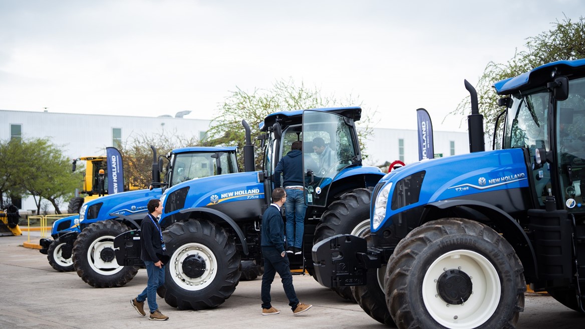New Holland abrio las puertas de su fabrica para acercar todo su porfolio a sus clientes