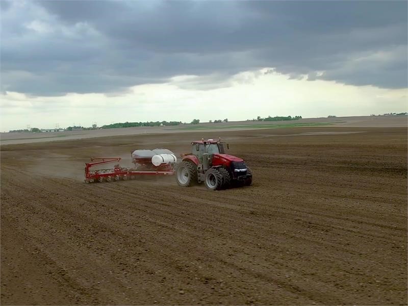 Case IH Introduces AFS Soil Command on the Tiger-Mate 255 Field Cultivator