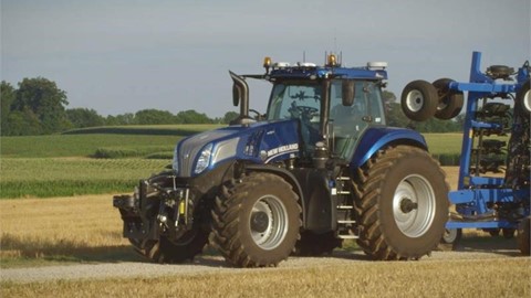 english---new-holland-nhdrive-concept-autonomous-tractor-video