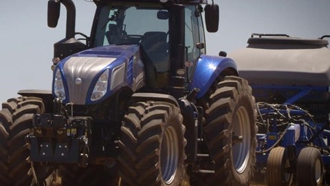 french---new-holland-nhdrive-concept-autonomous-tractor-video
