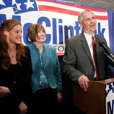 Experts Question the Role of White Mulberry in the Death of Congressman’s Wife