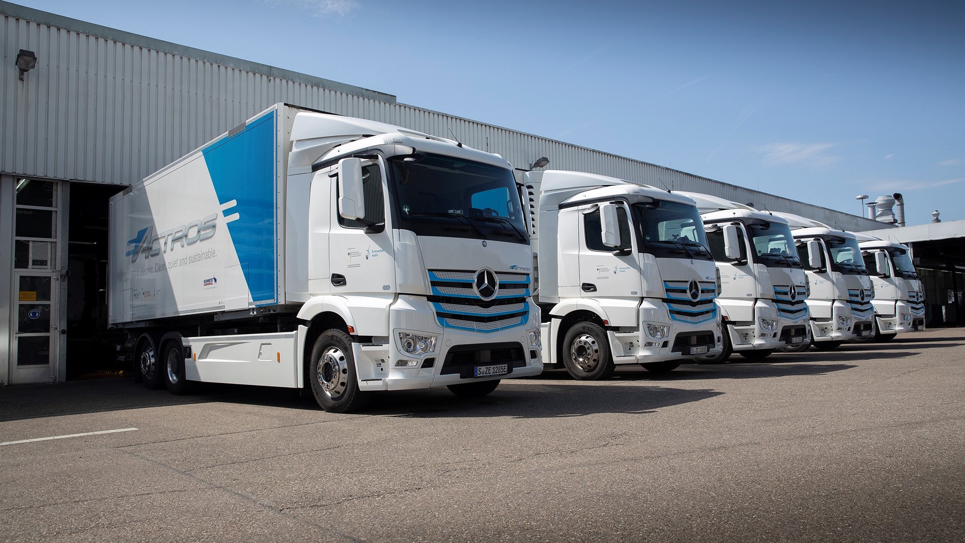 Electric vehicles from Daimler Trucks & Buses prove their capabilities