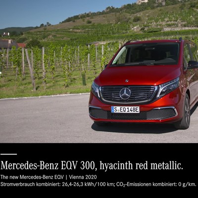 Driving Experience EQV 300 Hyacinth Red Metallic - Footage