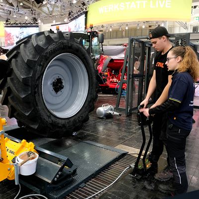 Workshop live is a popular feature among international dealers