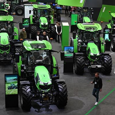 Hall 4 presented tractors among others
