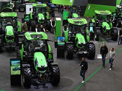 Hall 4 presented tractors among others
