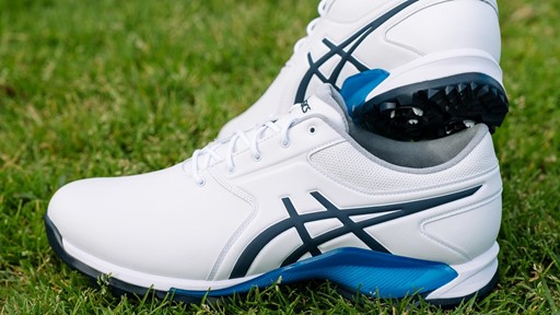 GEL ACE PRO M Standard White Midnight Lifestyle