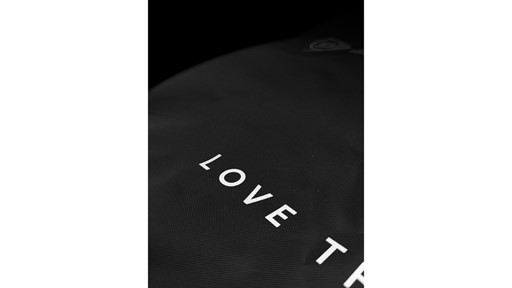 DET LOVE
