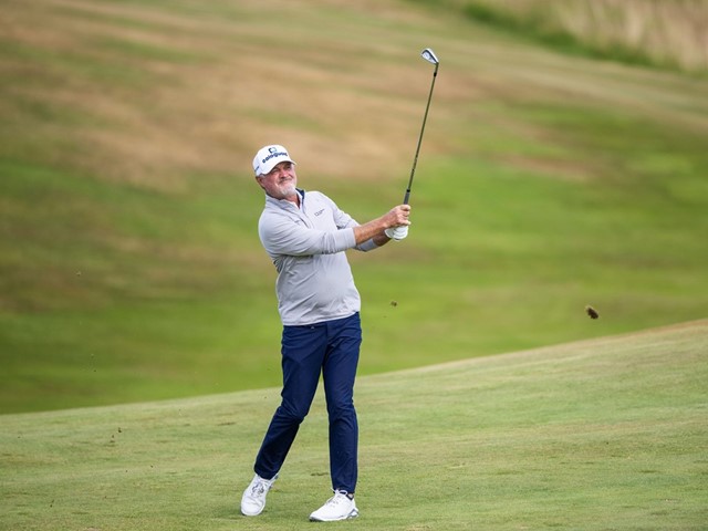 Jerry Kelly Srixon Staffer