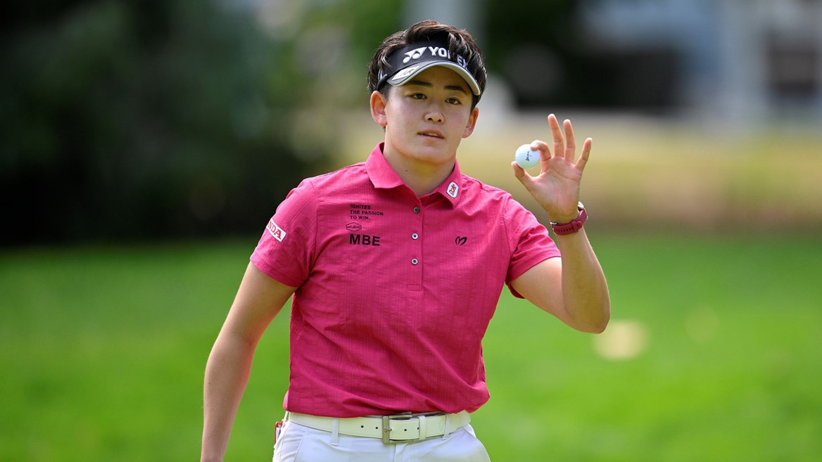 Akie Iwai Srixon Staffer