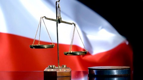 Defend rule of law in Poland with new measures