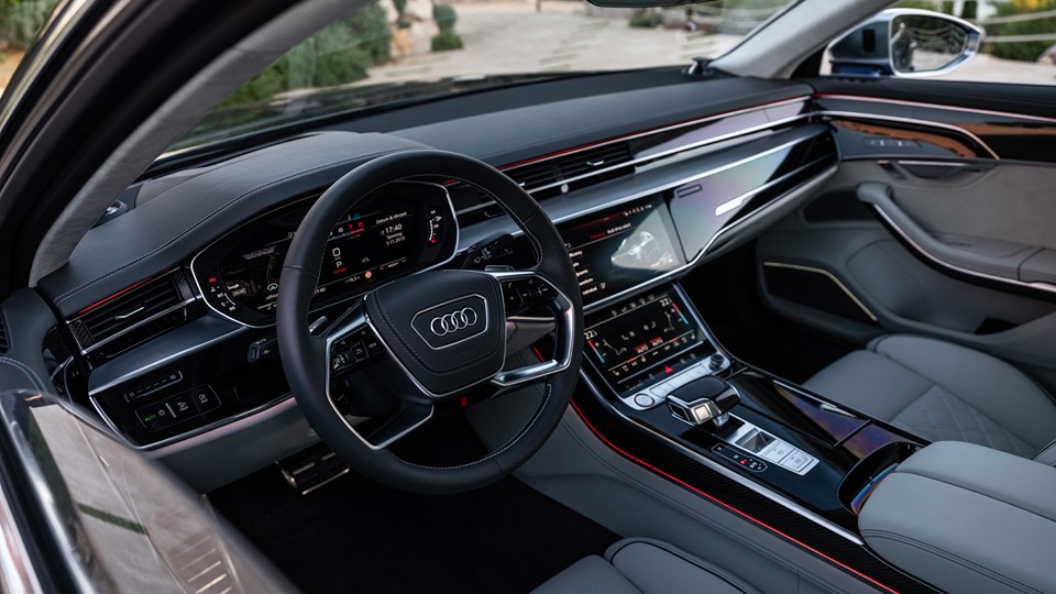 Audi S8 - Interior