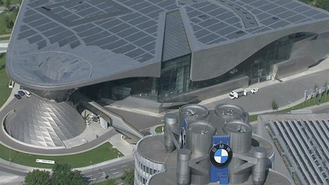bmw-tower---headquarters-with-the-bmw-welt--bmw-museum