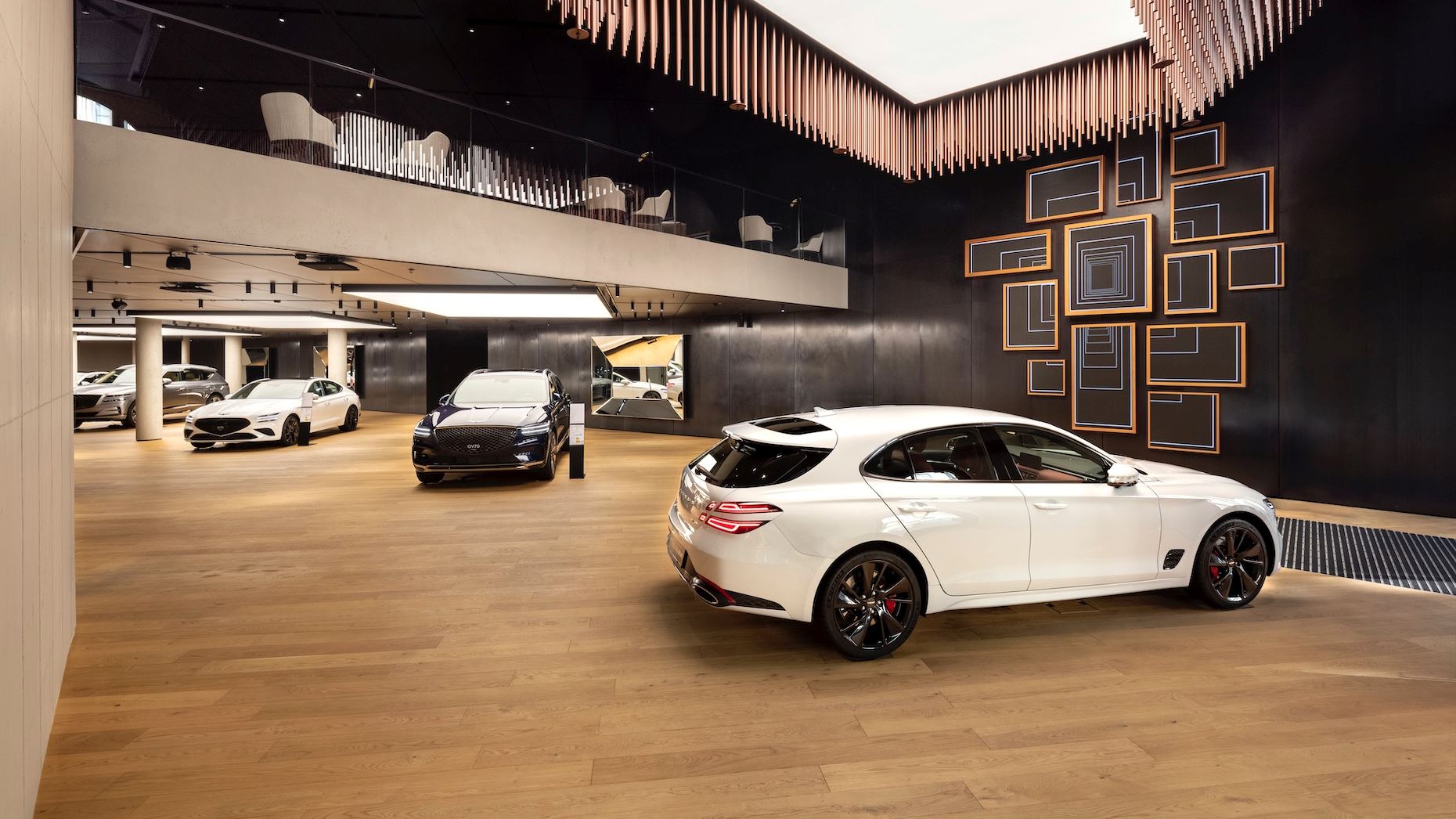 FESTEGGIAMENTI PER GENESIS MOTOR SWITZERLAND PER IL SUO PRIMO ANNIVERSARIO IN SVIZZERA E I PROGETTI DI AMPLIAMENTO