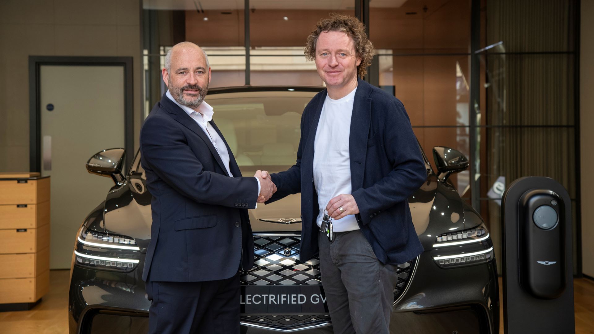 GENESIS ELECTRIFIES PARTNERSHIP WITH MICHELIN STAR CHEF TOM KITCHIN