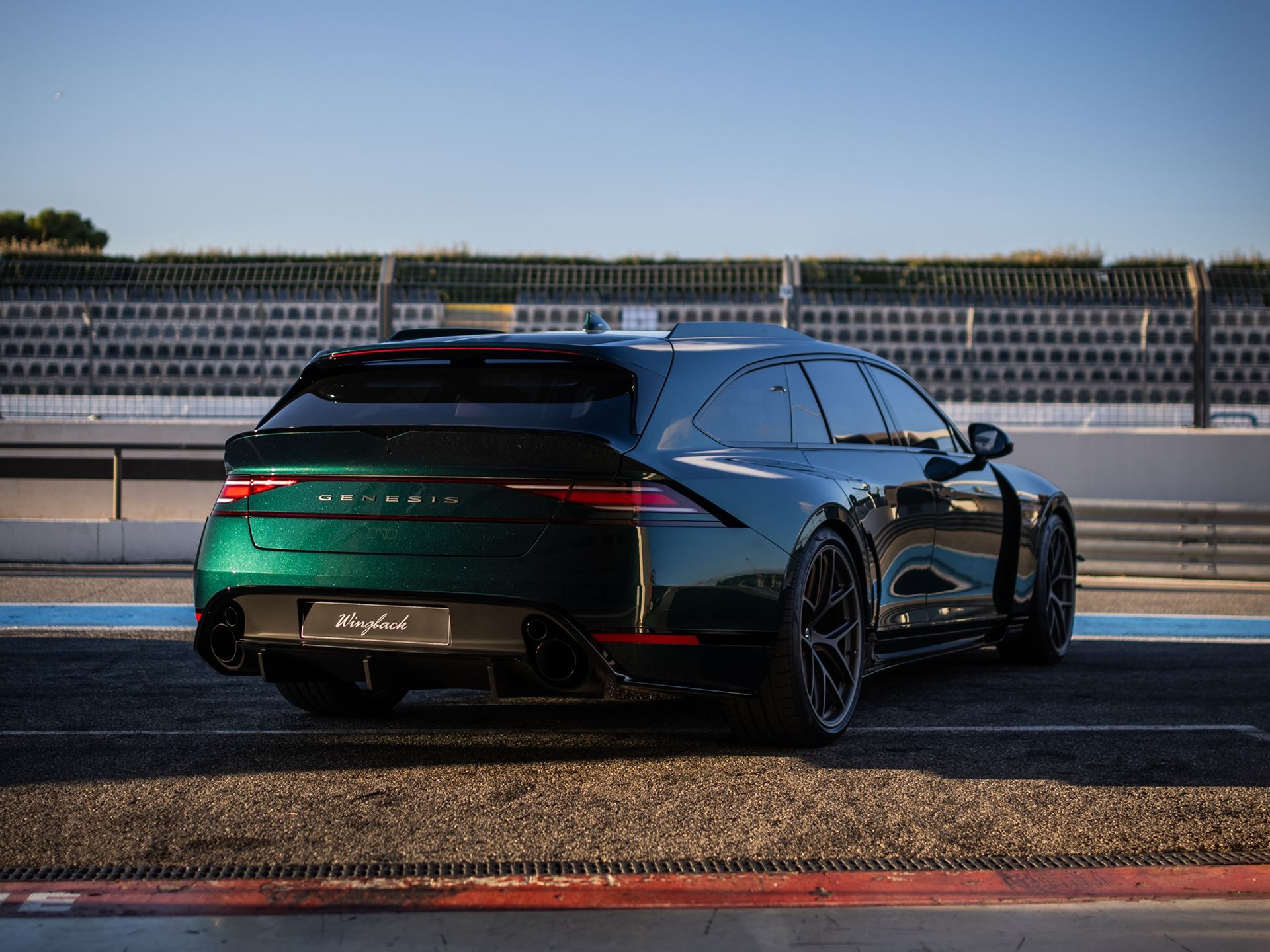 A CLOSER LOOK GENESIS G90 WINGBACK CONCEPT